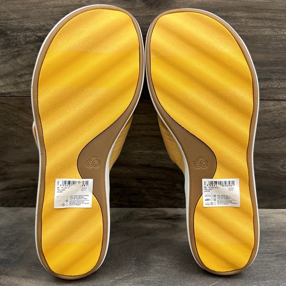 NEW Clarks Cloudsteppers 9W WIDE Eliza April Comfort Slide Sandal Yellow - Picture 10 of 13